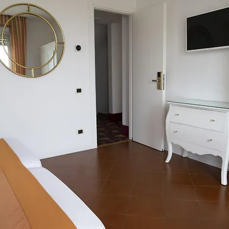 Iva ディアーノ・マリーナ