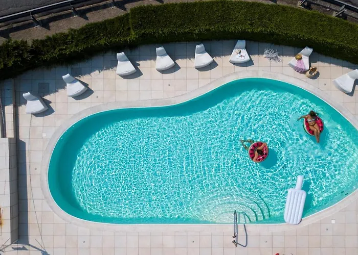 Iva 3* 迪亚诺马里纳