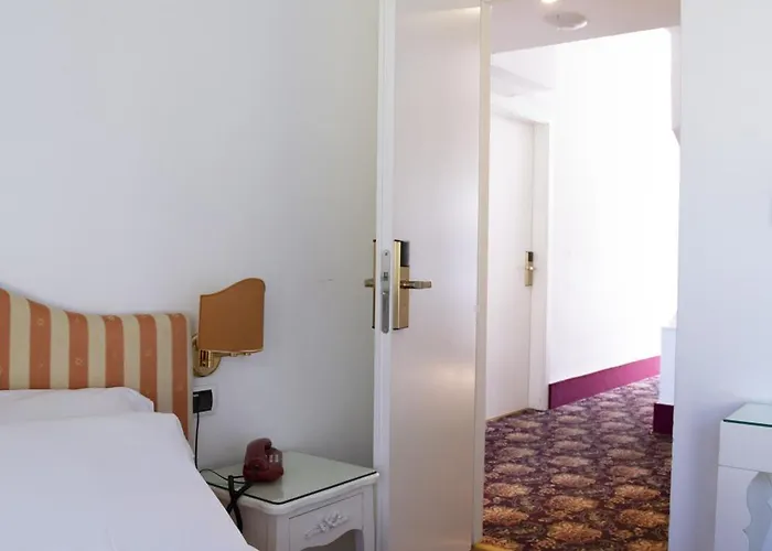 Hotell Iva Diano Marina